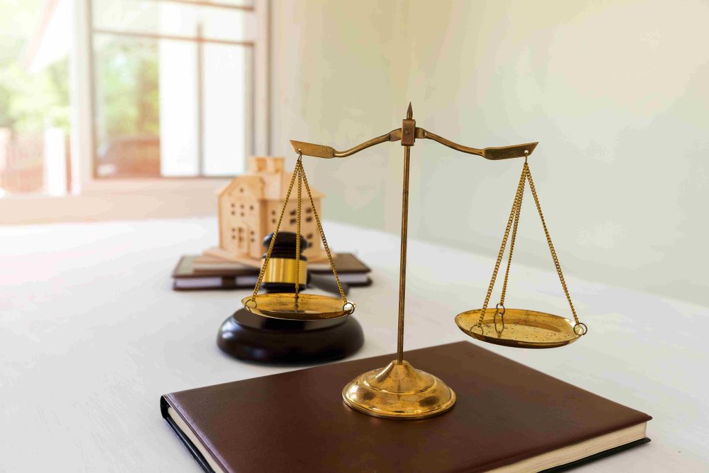 How Real Estate Lawyers in Dubai Protect Your Property Investments
